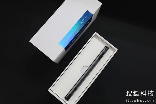 华为nova曜石黑开箱图赏:深邃黑色一体感更佳